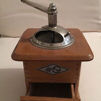 Kaffeemühle aus Holz